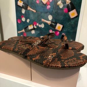 Tkees minimal sandals